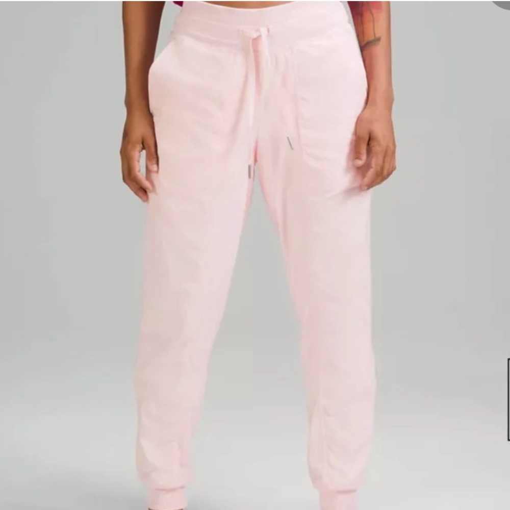 LULULEMON NWOT STRAWBERRY MILKSHAKE DANCE STUDIO JOGGER